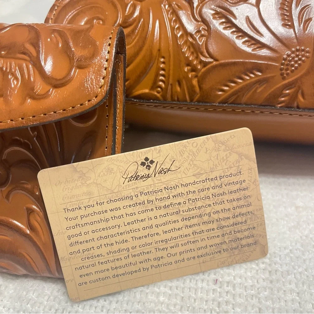 Just like new Patricia Nash handbag and matching wallet. - Picture 3 of 8